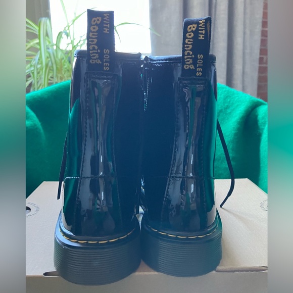 Dr Martens black patent Lamper boots - Picture 3 of 11